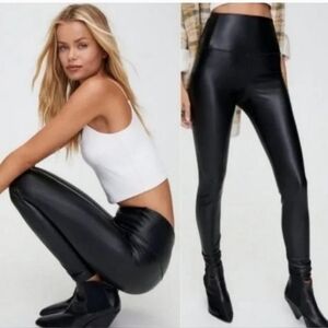 🌷NWOT Aritzia Wilfred Free Daria Pant High Waisted Vegan Leather Legging size:S